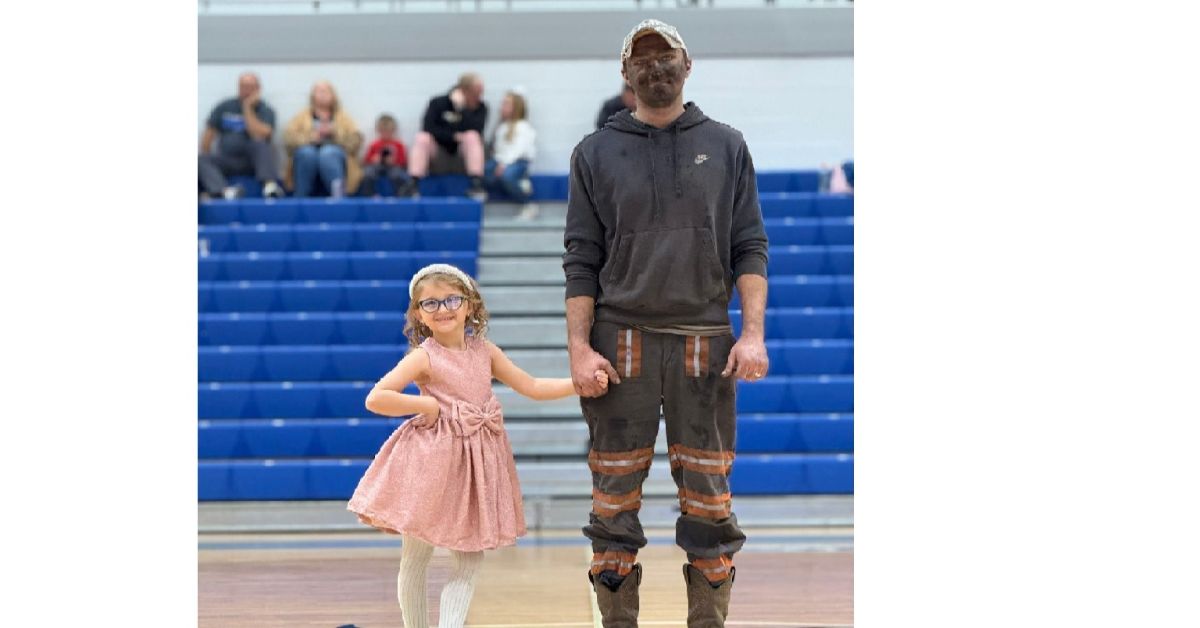 Kentucky Miner Dad Faces Misunderstanding Amid Heartwarming Homecoming Moment
