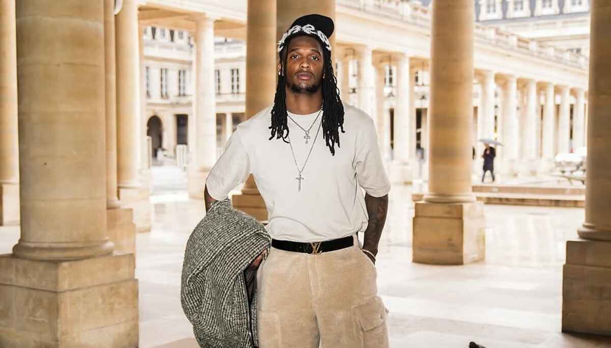 CeeDee Lamb's Family Legacy: The Unbreakable Football Bond With Brothers Christian and Taribbean