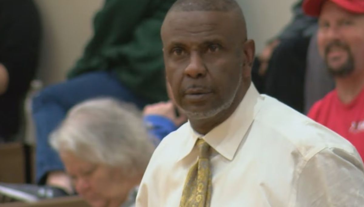 Hamilton Christian School Basketball Coach Dexter Washington Faces Administrative Leave Amid Sexual Assault Allegations