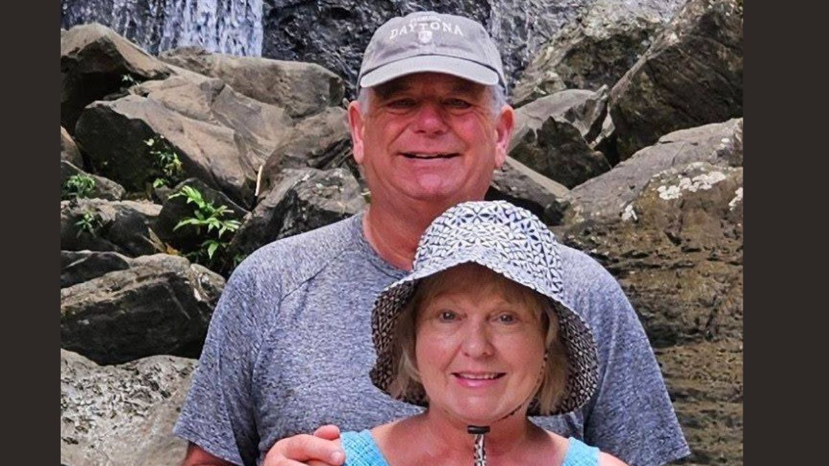 Honoring Larry Hile: A Dedicated Coach and Community Leader from Hartford City